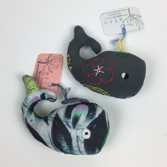 One handmade whale 🐳 keychain ornament - Picture 5 of 5